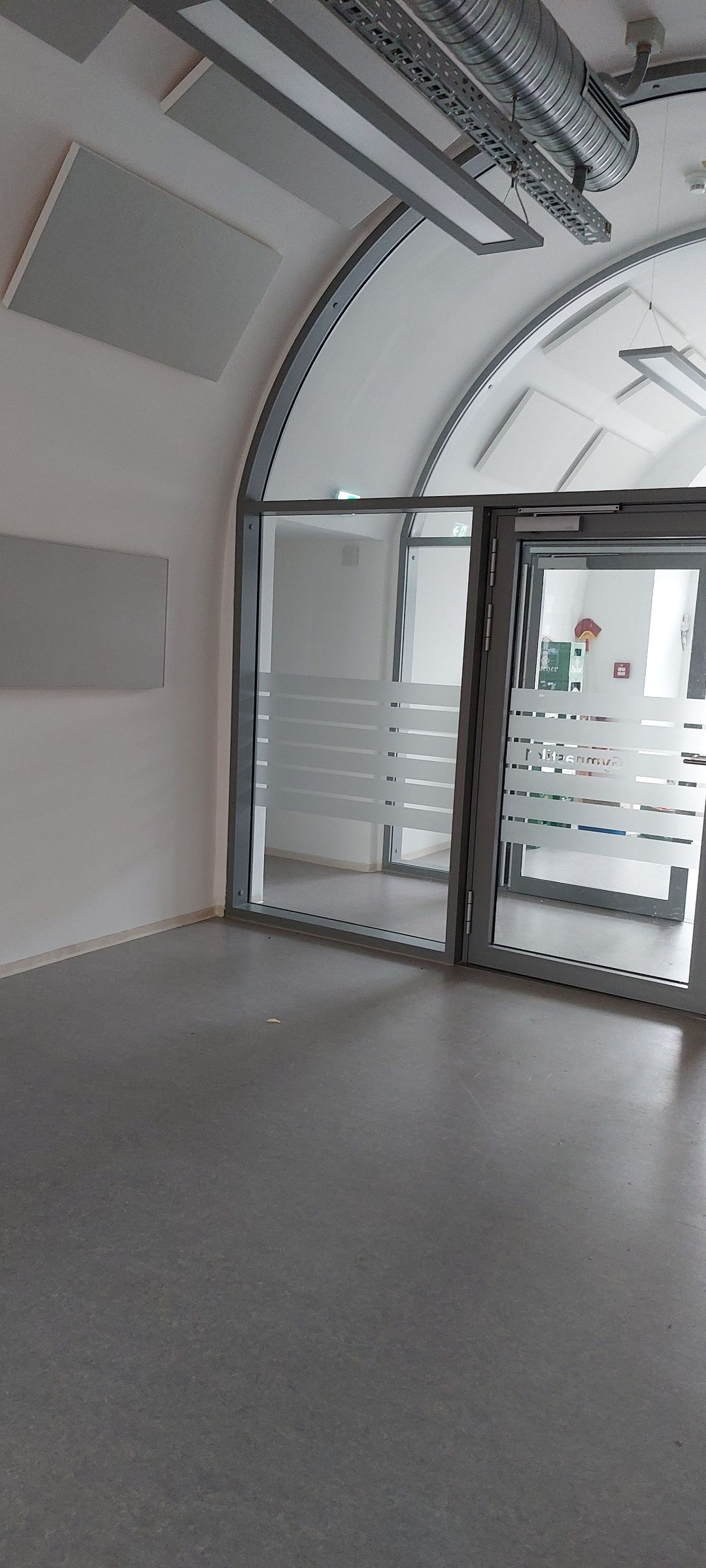 Gymnastikdorf Foto vom Ort 'Batterie am Sportbad Gymnastikraum'